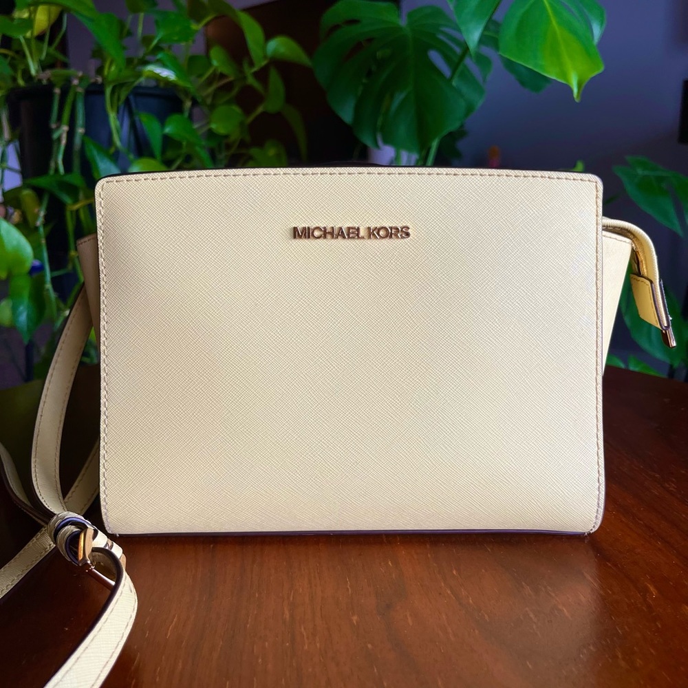 Michael Kors - Adjustable Crossbody Purse - Butter Yellow